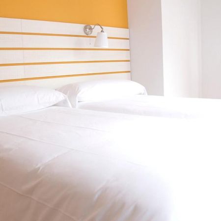 Burgo Hostal Boreal Mistral מראה חיצוני תמונה